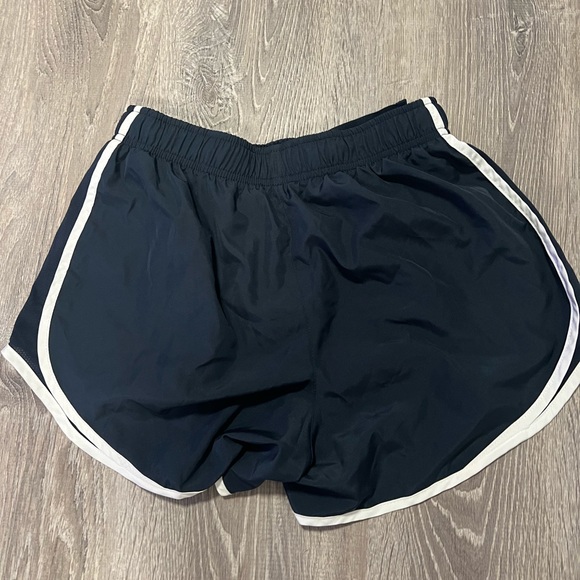 Nike Drifit Shorts - Picture 2 of 3